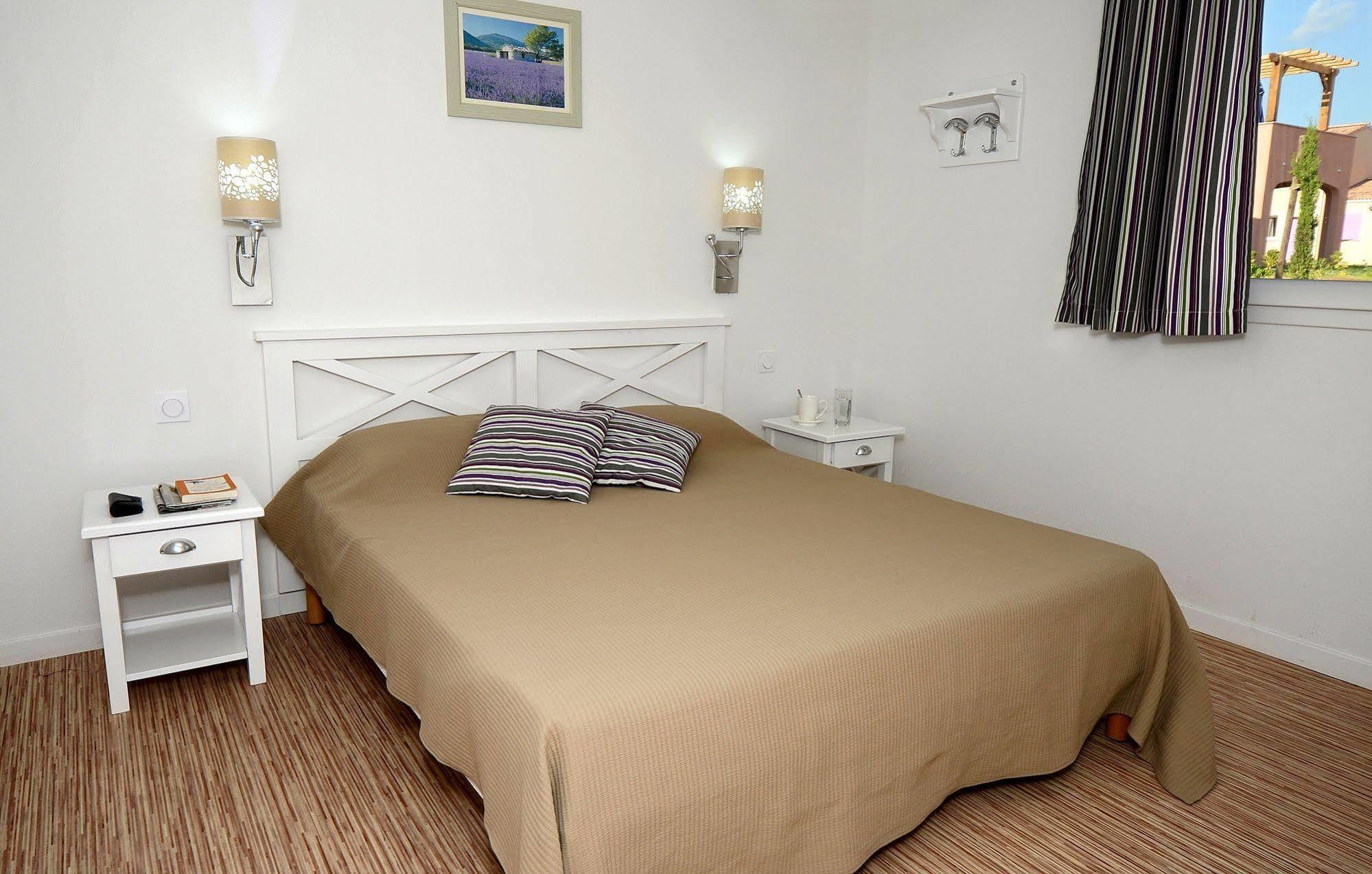 Residence Odalys Le Mas Des Alpilles ปาราดู ภายนอก รูปภาพ